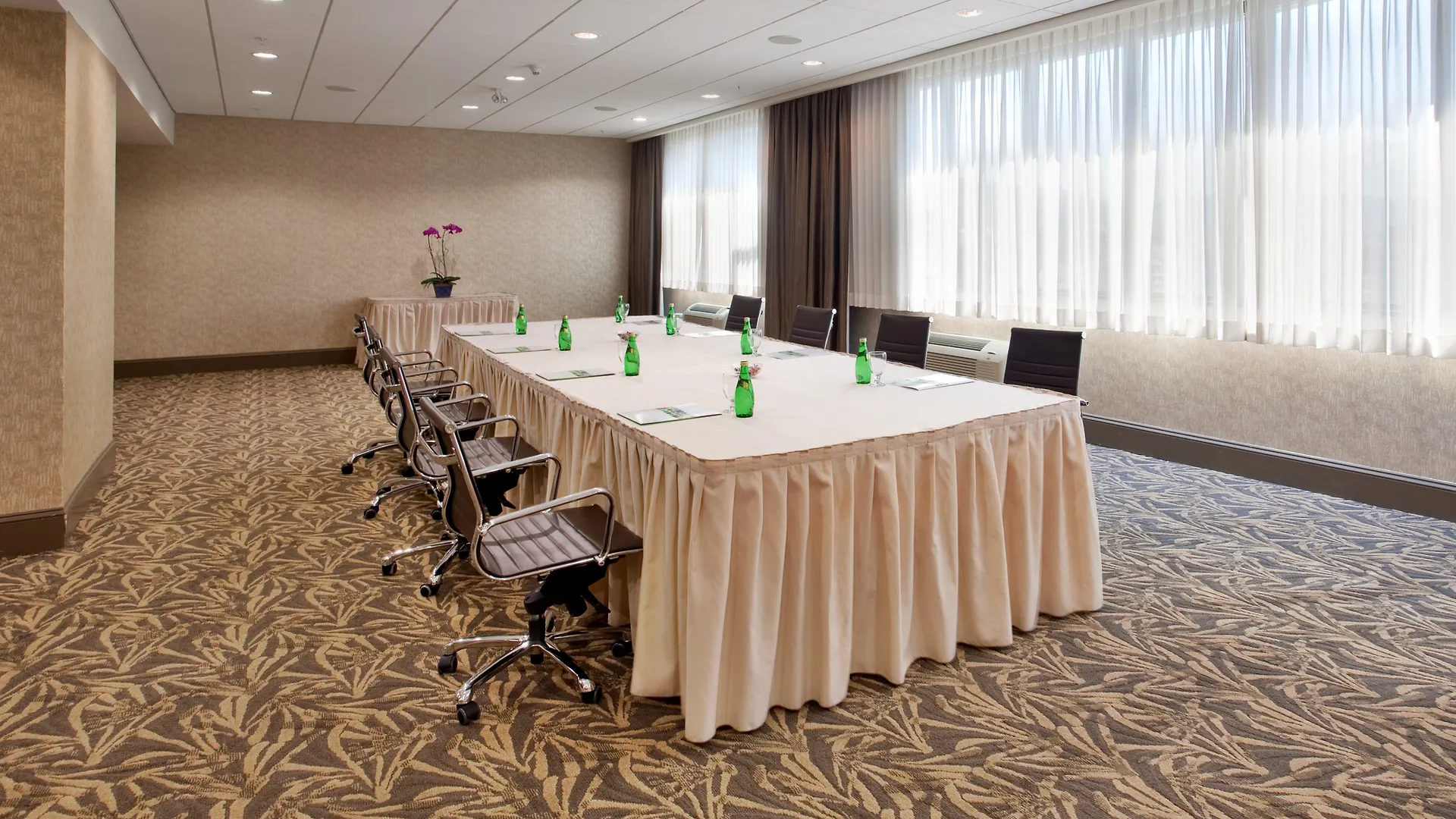 Hotel Holiday Inn Vancouver-Centre Broadway By Ihg