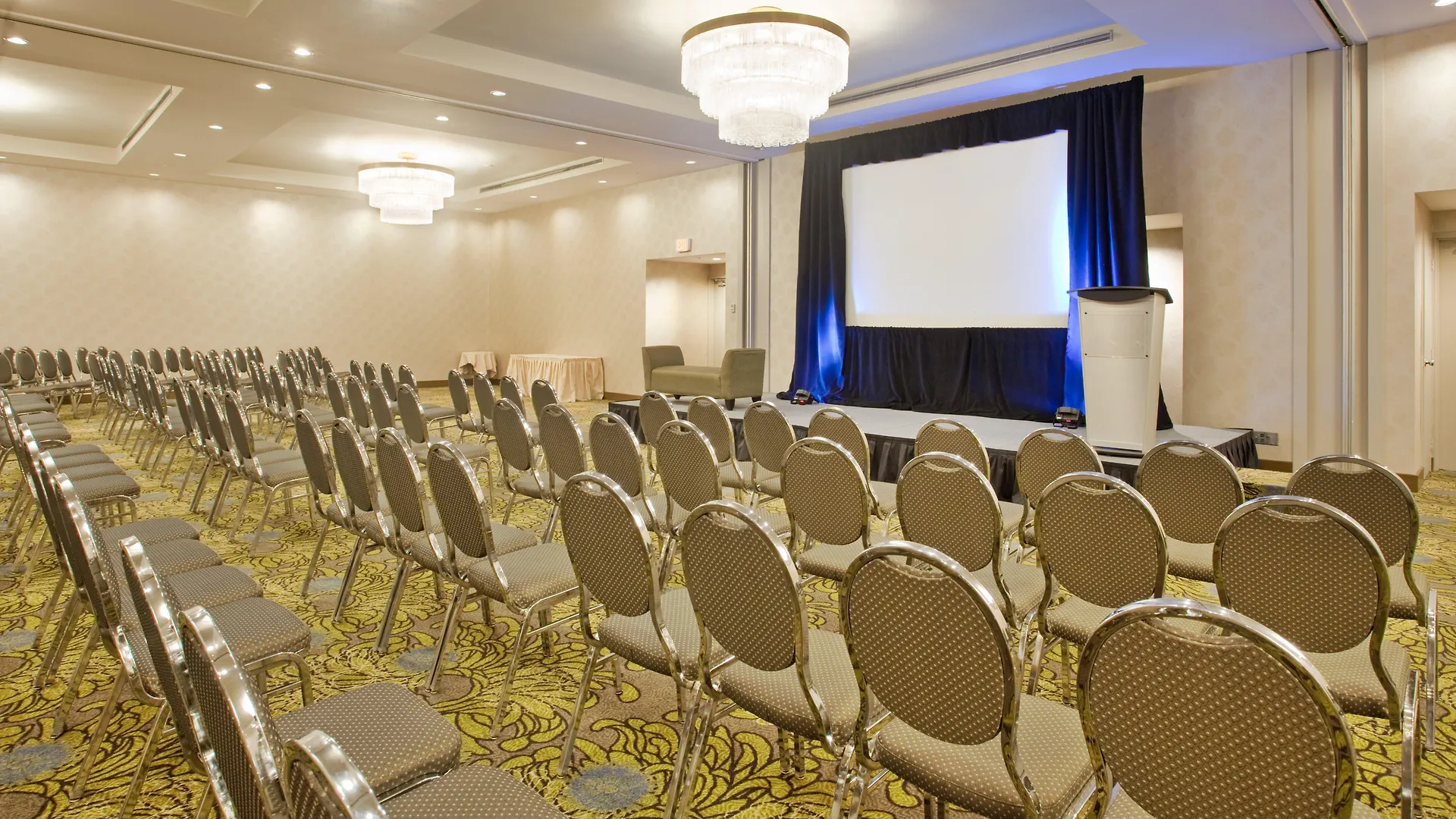 Holiday Inn Vancouver-Centre Broadway By Ihg
